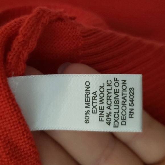 Banana Republic Cherry Red rosette detail button down cardigan. Size small. - Picture 6 of 8